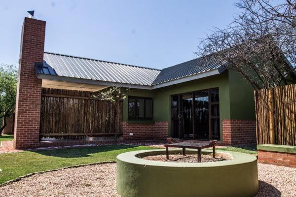 Chameleon Bush Lodge Hammanskraal Zewnętrze zdjęcie